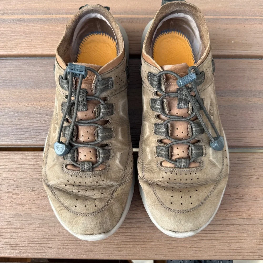 KEEN Highland Tan Leather Sneakers Mens‎ 8 Bungee Lace Hiking Walking Shoes